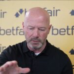 Alan Shearer hovorí v roku 2026