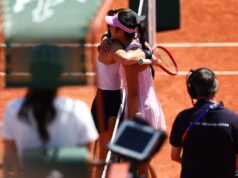 Alex Eala a Iva Jovic zdieľajú lásku po súboji na French Open Alex Eala vs Iva Jovic French Open 2026 Roland Garros Alexandra Eala