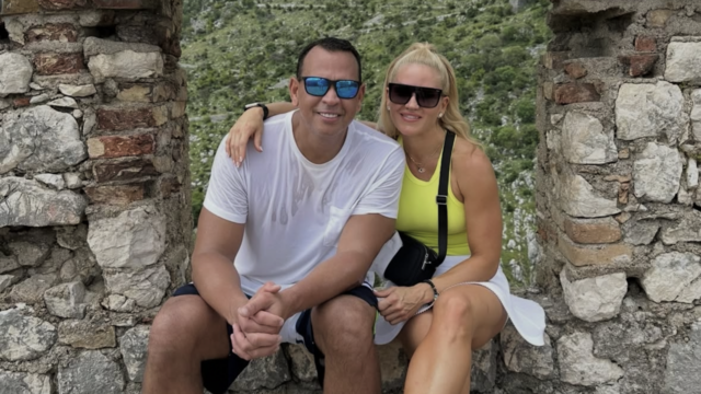 Alex Rodriguez a priateľka Jaclyn Cordeiro si „dávajú čas“
