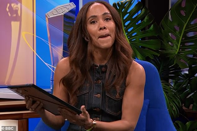 Alex Scott v slzách pri poslednej epizóde Football Focus – Alex Scott zostal emotívny, keď bola v nedeľu odvysielaná posledná epizóda Football Focus
