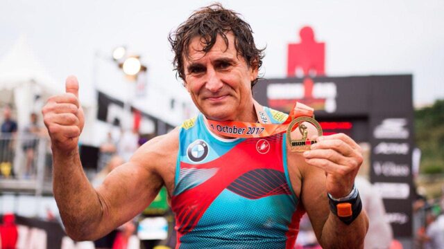 Alex Zanardi, šampión CART a zlatý paralympijský medailista, zomrel vo veku 59 rokov
