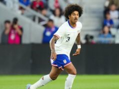 Americký obranca Richards v pretekoch o to, aby bol po zranení členka fit na majstrovstvá sveta Americký obranca Richards v pretekoch o to, aby bol po zranení členka fit na majstrovstvá sveta