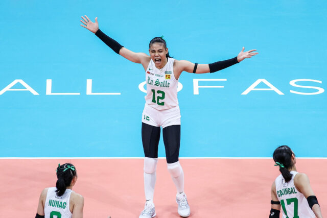 Angel Canino z La Salle Lady Spikers počas zápasu proti NU Lady Bulldogs vo finále ženského volejbalového turnaja UAAP sezóny 88.