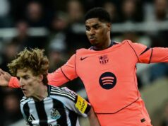 Anthony Gordon, aby „priletel na lekárske vyšetrenie do Barcelony“, keď sa objaví vplyv na budúcnosť Marcusa Rashforda Newcastle United proti West Ham United - Premier League