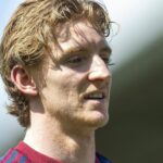 Anthony Gordon si v dohode o prestupe vybral medzi Liverpoolom a Barcelonou | Futbal | Šport