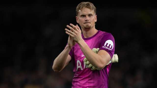 Antonin Kinsky po zápase Premier League medzi Tottenhamom Hotspur a Leedsom United v pondelok večer
