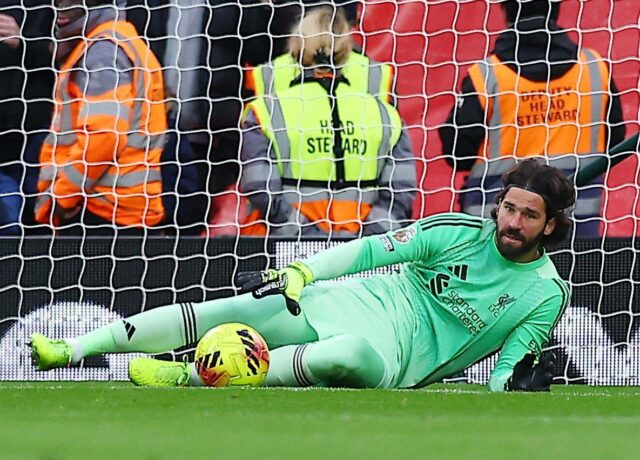 Arne Slot poskytuje aktualizáciu Alissona Beckera pred súbojom Liverpoolu s Man United
