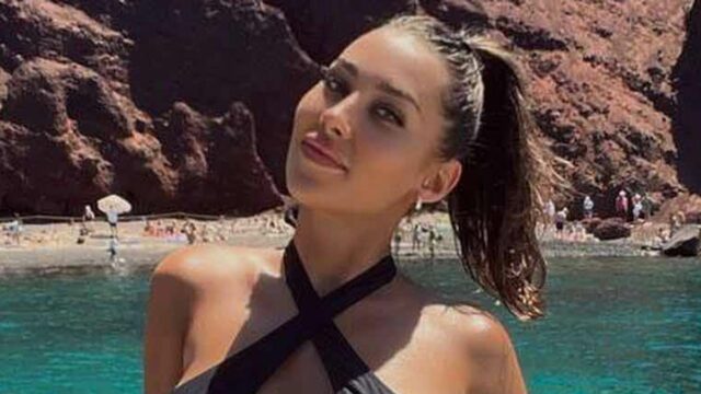 Arsenal WAG je podobná Kim Kardashian, ktorá pracovala v nočnom Tatiana Trouboul pózuje na fotke v plavkách