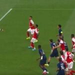 Arsenal mal šťastie, že nepremenil penaltu, keď lopta zasiahla Bukayo Saka do paže v 18-yardovej šestnástke Gunners.
