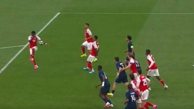 Arsenal dostal kontroverzný verdikt o penaltách, keď vo finále Ligy Arsenal mal šťastie, že nepremenil penaltu, keď lopta zasiahla Bukayo Saka do paže v 18-yardovej šestnástke Gunners.
