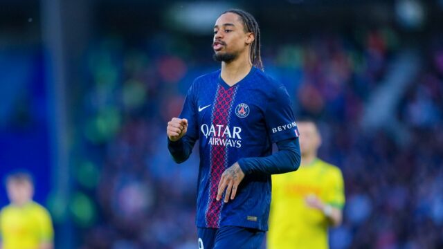 Hovorí sa, že Arsenal plánuje letný prestupový zásah pre hviezdu PSG Bradleyho Barcolu.