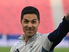 Arsenal má po majstrovskej triede Mikela Artetu jasnú prevahu vo finále Ligy majstrov nad PSG Mikel Arteta