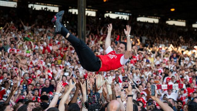 "Arsenal môže byť majstrom Premier League, ale to neznamená, že Umelá inteligencia Harryho Brenta