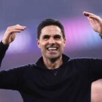 Mikel Arteta. oslavuje výhru