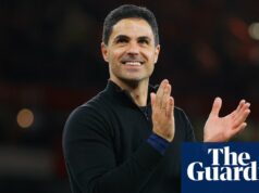 Arsenal odmení Mikela Artetu obrovským zvýšením platov a zaradí Kroupiho medzi prestupové ciele | Arsenal Fanúšikovia Arsenalu reagujú na prvý titul Premier League po 22 rokoch – video