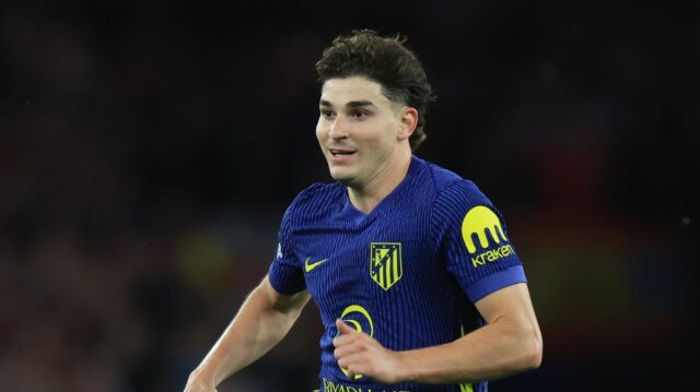 Julian Alvarez počas druhého semifinálového zápasu Ligy majstrov UEFA 2025/26 medzi Arsenalom FC a Atleticom de Madrid.