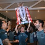 Hráči Arsenalu oslavujú zisk titulu v Premier League