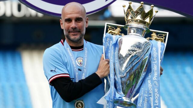 Arsenal podal zvrat v boji o titul v Premier League, Pep Guardiola oslavuje víťazstvo v Premier League s Manchestrom City