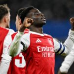 Bukayo Saka by mohol nastúpiť za Arsenal proti Atleticu Madrid v Lige majstrov