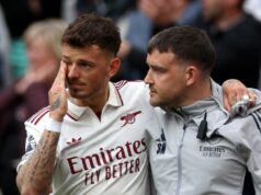 Arsenal udrel s veľkými obavami zo zranení, keď Ben White vypadol proti West Hamu Ben White sa lieči kvôli zraneniu počas zápasu Arsenalu