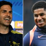 Marcus Rashford z FC Barcelona oslavuje so spoluhráčmi zo strelenia prvého gólu svojho tímu počas zápasu LaLiga EA Sports medzi FC Barcelona a Real Madrid CF