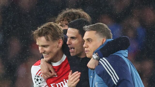 Arsenal získal tri vylepšenia o titul v Premier League na úkor Manchestru City