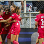 Ashley Sanchez hviezdy pre Courage, Janine Sonis a Denver pokračujú v písaní histórie