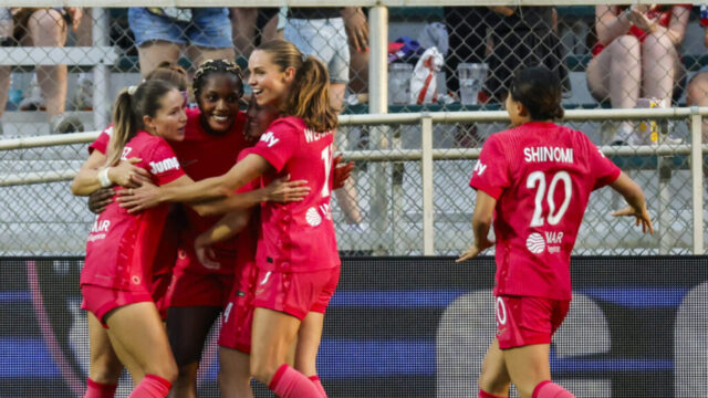 Ashley Sanchez hviezdy pre Courage, Janine Sonis a Denver pokračujú v písaní histórie
