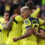 Tottenham sa v nedeľu vyšplhal z pásma zostupu víťazstvom 2:1 nad Aston Villou