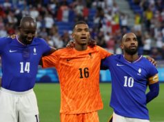 Aston Villa sa pri hľadaní nástupcu Emiliana Martineza zamerala na dvoch brankárov Ligue 1 Aston Villa sa pri hľadaní nástupcu Emiliana Martineza zamerala na dvoch brankárov Ligue 1