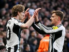 Aston Villa sa v lete presťahovala za hviezdu Newcastlu v hodnote 38 miliónov libier po víťazstve v Európskej lige – keďže Unai Emery chce posilniť svoj útok na budúcu sezónu v Lige majstrov Hviezda Newcastlu Harvey Barnes (vpravo) je medzi hráčmi na užšom výbere prestupov Aston Villy