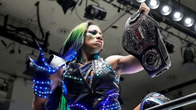 Athena si udrží ženský titul Ring of Honor v zápase Athena si udrží ženský titul Ring of Honor v zápase Supercard of Honor