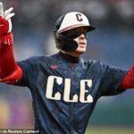 Austrálsky nováčik Travis Bazzana rozbil svoj prvý MLB homer predtým, ako Clevelandov vtipný prevrátený austrálsky vtip vybuchol online