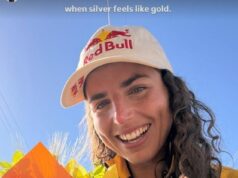 Austrálska olympionička Jess Foxová si pripisuje prvú medailu po dlhej ceste späť z operácie na odstránenie nádoru z obličky Jess Fox získala striebro v Slovinsku na svojom prvom podujatí Svetového pohára od operácie obličiek