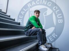 Barcelona sa spojila s 19-ročným obrancom klauzulou 10 miliónov eur Obrázok cez Racing Santander. Salinas bude hrať za Španielsko do 19 rokov na Eure toto leto.