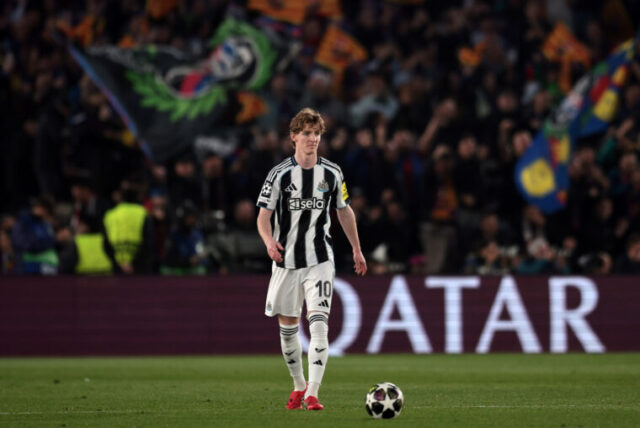 Barcelona vstupuje do boja o eso Newcastlu v hodnote 80 miliónov eur, keďže Bayern Mníchov ide ako prvý
