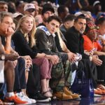Fanúšik Knicks Timothee Chalamet bol v utorok na zápase New Yorku proti Cavaliers