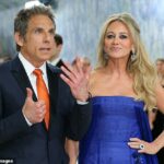 Napriek tomu, že sa herec Ben Stiller na Met Gala v roku 2026 rozhodol pre oblečenie inšpirované Knicks, stal sa terčom paľby za to, že preskočil zápas play-off tímu a namiesto toho sa zúčastnil na honosnej módnej akcii.
