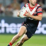 Hviezda Sydney Roosters Sam Walker bol po zranení úradujúceho Toma Deardena vymenovaný, aby debutoval na polovičke za Maroons.