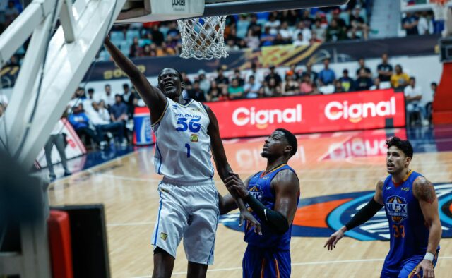 Bol Bol, TNT vyradili najlepšie nasadené NLEX a dostali sa Bol Bol z TNT Tropang 5G počas zápasu s NLEX Road Warriors vo štvrťfinále PBA Commissioner's Cup v roku 2026.
