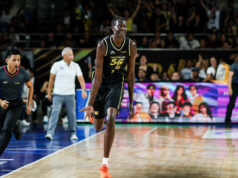 Bol Bol vedie najlepší import pretekov po eliminácii Bol Bol z TNT Tropang 5G počas zápasu proti NLEX Road Warriors vo štvrťfinále PBA Commissioner's Cup v roku 2026.