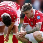 (Zľava doprava) Hráči Wrexhamu Kieffer Moore, Issa Kabore, Ben Sheaf a Liberato Cacace