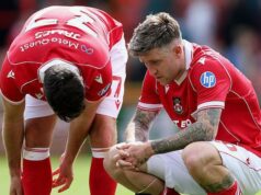 Bola sezóna pre Wrexham premárnenou príležitosťou? (Zľava doprava) Hráči Wrexhamu Kieffer Moore, Issa Kabore, Ben Sheaf a Liberato Cacace