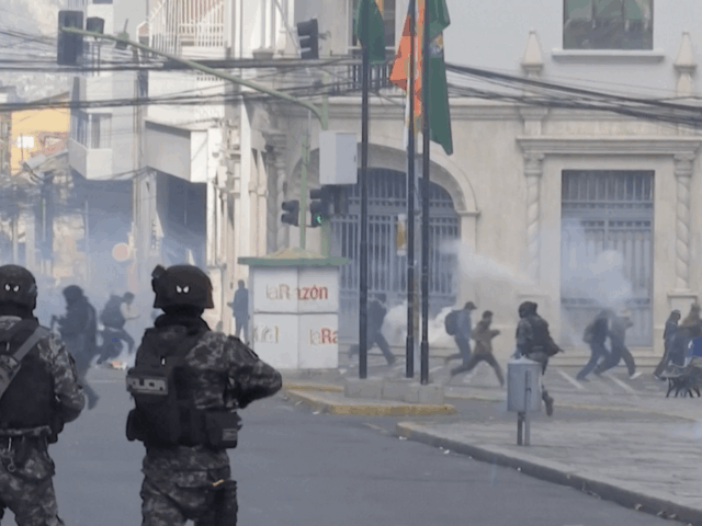 Bolívijskí baníci sa dostali do konfliktu s políciou a žiadajú prezidenta odstúpiť | Protesty

