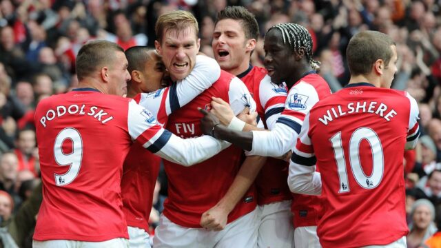 Jack Wilshere z Arsenalu sa pozerá počas tréningu Arsenalu v London Colney 2. mája 2018 v St Albans v Anglicku.
