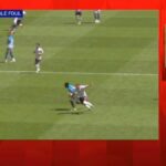 Kontrola VAR počas zápasu Bolton Wanderers vs Stockport County