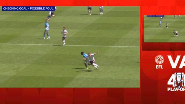 Bolton vs Stockport County VAR dráma ako posledný gól play-off Kontrola VAR počas zápasu Bolton Wanderers vs Stockport County