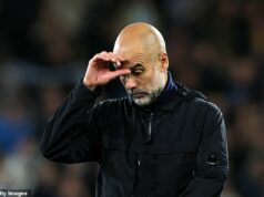 Bournemouth 1:1 Manchester City: Anglický futbal je svedkom výmeny stráží, keď sa titul Premier League vymyká z rúk Pepa Guardiolu – Arsenal môže teraz očakávať, že bude dominovať, píše OLIVER HOLT Pep Guardiola videl, ako mu ušiel titul v Premier League, keď Man City remizovalo s Bournemouthom