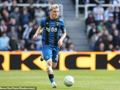 Bournemouth potvrdil vyšetrovanie hviezdy pre údajné správy adresované 15-ročnému dievčaťu, keďže hráčka je tento víkend vylúčená zo zostavy na zápas Alex Jimenez je predmetom vyšetrovania klubu Premier League Bournemouth