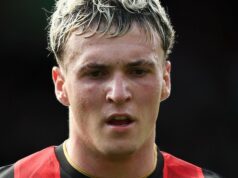 Bournemouth spustí sondu a zhodí Jimeneza kvôli údajným DM na 15-ročné dievča Bournemouth spustí sondu a zhodí Jimeneza kvôli údajným DM na 15-ročné dievča